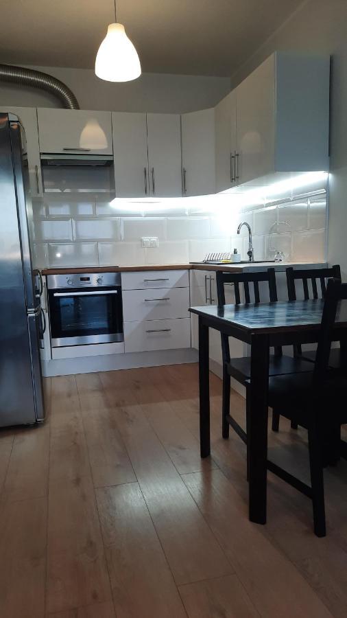 Leilighet Ursa - Wygodny Apartament I Bezplatny Parking Na Miejscu Warszawa